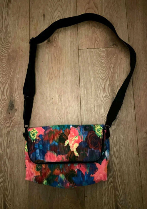 Desigual multicolor floral crossbody bag second-hand with included straps, real product photo, Lbass Original Morocco — view 1