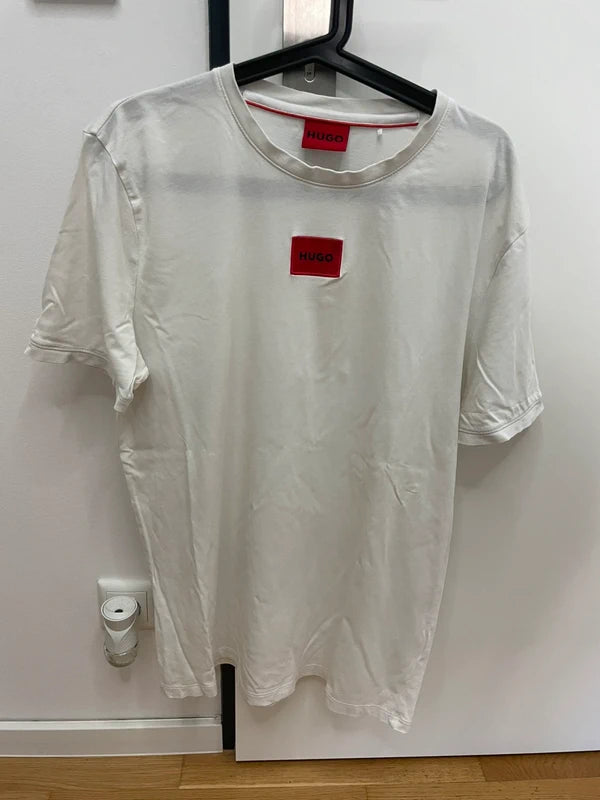 HUGO White Logo Patch T-Shirt - Size L | تيشرت HUGO