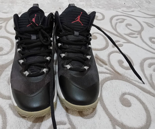 Jordan Super.Fly 3 black sneakers EU 39 second-hand, real photo, Lbass Original Morocco — top view of both shoes with red Jumpman on the tongues